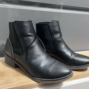 Call it spring Chelsea boot